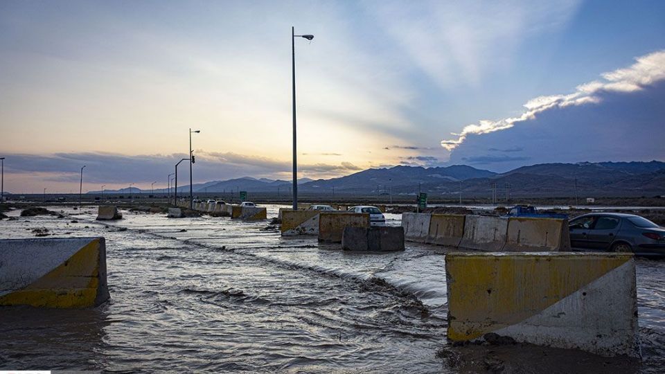 سیلاب و انسداد جاده مشهد- تهران