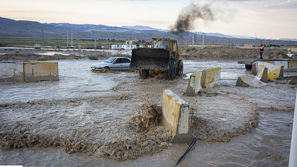 سیلاب و انسداد جاده مشهد- تهران