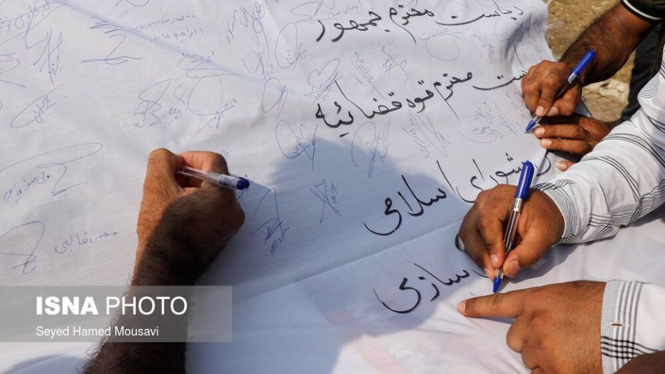 اعتراضات کارگران هفت‌تپه در حضور سه نماینده مجلس 