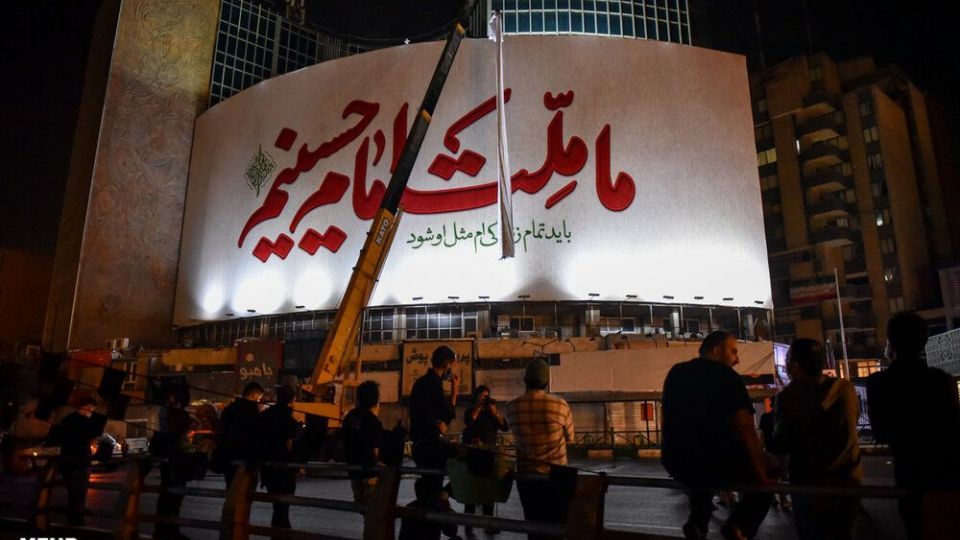 رونمایی از طرح جدید دیوارنگاره میدان ولیعصر (عج)