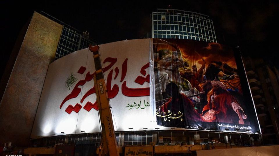 رونمایی از طرح جدید دیوارنگاره میدان ولیعصر (عج)