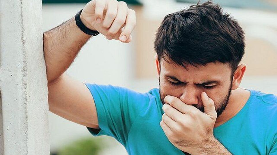 دلایل احساس طعم فلز در دهان دلایل احساس طعم فلز در دهان
