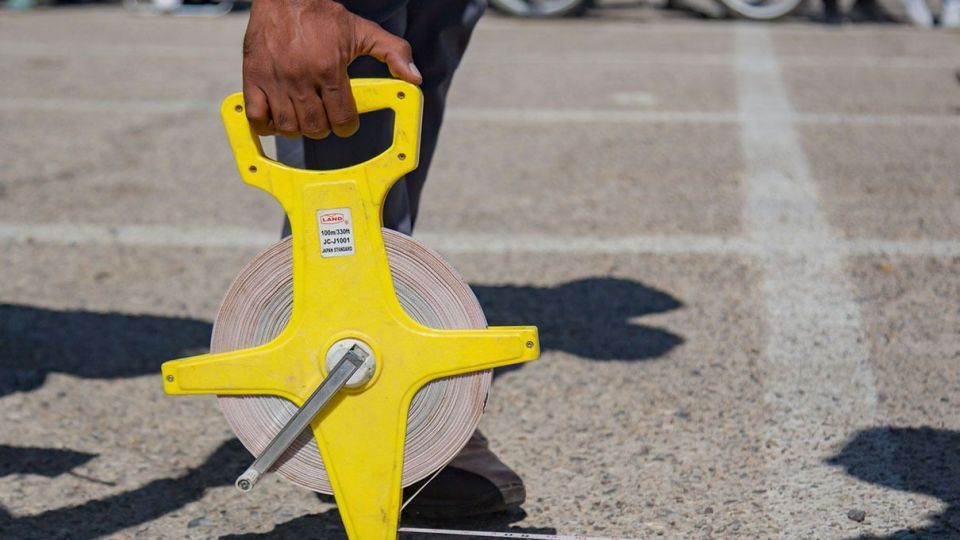 جابجایی رکورد کشیدن تریلی با فک و دندان