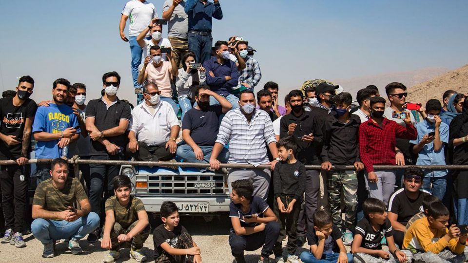 جابجایی رکورد کشیدن تریلی با فک و دندان