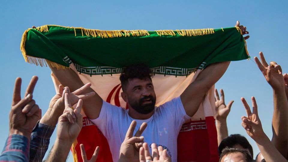 جابجایی رکورد کشیدن تریلی با فک و دندان