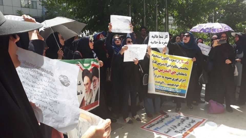 جدال برای استخدام در آموزشوپرورش؛ از به کارگیری نیرو تا بیمِ ورود بیحساب معلمان جدال برای استخدام در آموزشوپرورش؛ از به کارگیری نیرو تا بیمِ ورود بیحساب معلمان