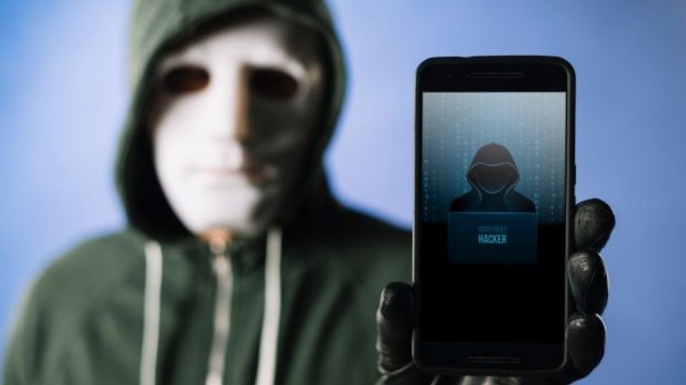 چگونه متوجه شویم موبایلمان هک شده؟ چگونه متوجه شویم موبایلمان هک شده؟