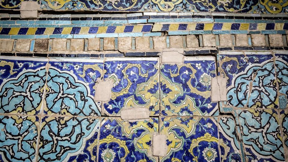 پشت پرده میدان امام اصفهان