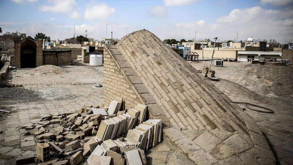 پشت پرده میدان امام اصفهان