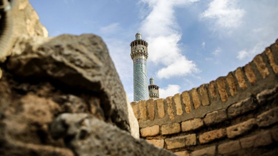 پشت پرده میدان امام اصفهان