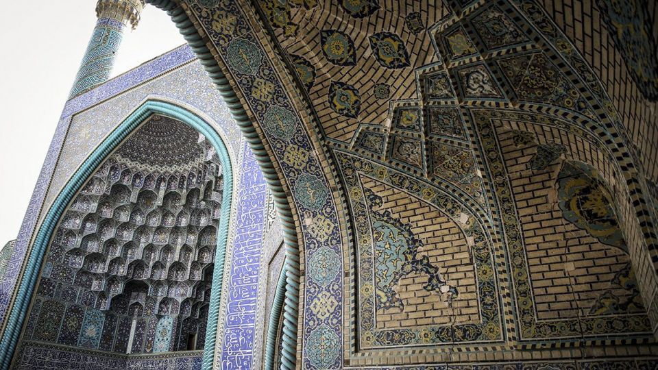 پشت پرده میدان امام اصفهان