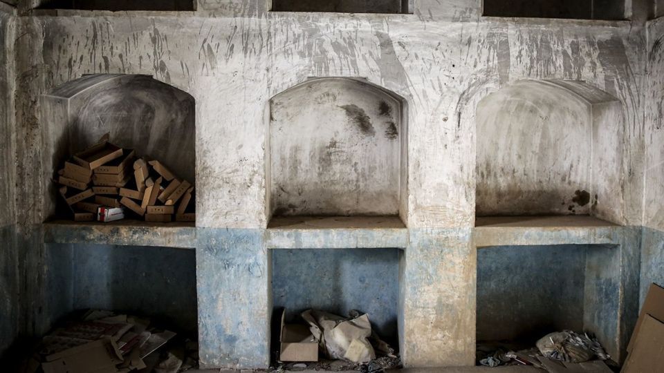 پشت پرده میدان امام اصفهان