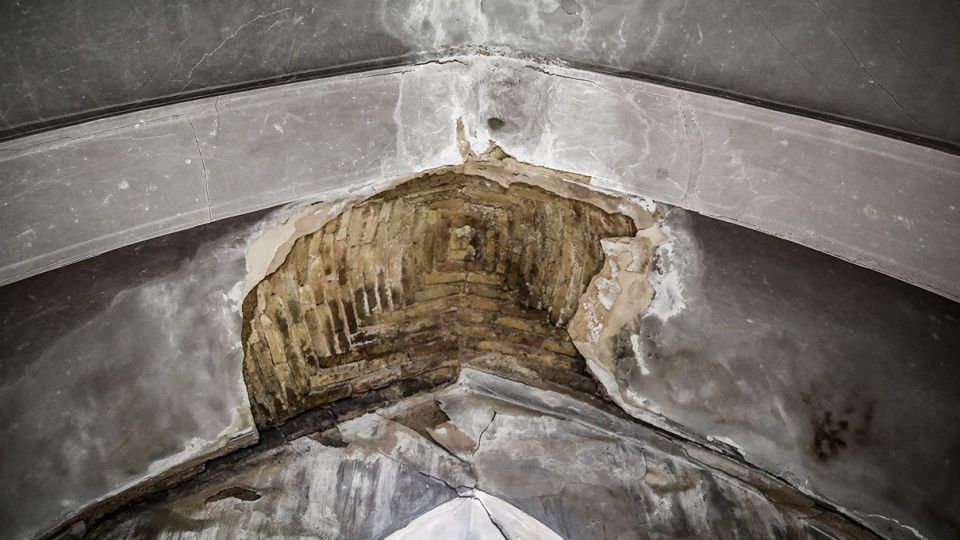 پشت پرده میدان امام اصفهان