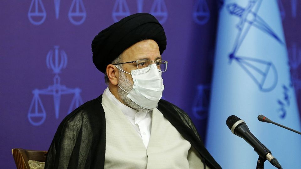 رئیسی: عدالت باید وارد زندگی مردم شود/ یک حادثه نباید بهانه تضعیف پلیس شود/ هتک حرمت افراد مذموم است رئیسی: عدالت باید وارد زندگی مردم شود/ یک حادثه نباید بهانه تضعیف پلیس شود/ هتک حرمت افراد مذموم است