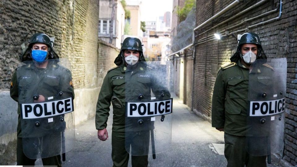 اعتراض به مکر ماکرون