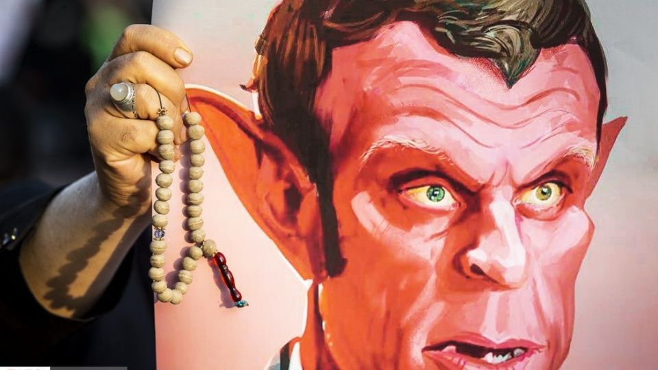 اعتراض به مکر ماکرون