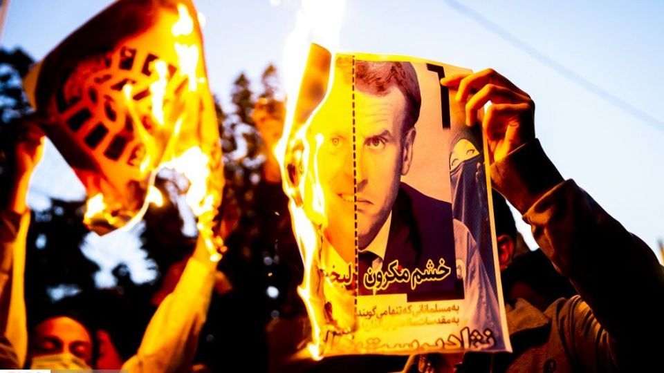 اعتراض به مکر ماکرون