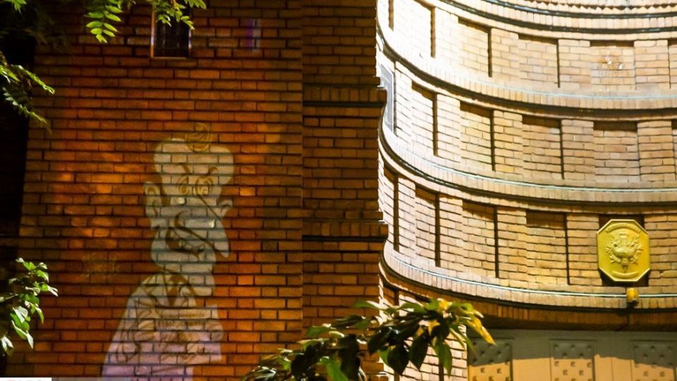 اعتراض به مکر ماکرون