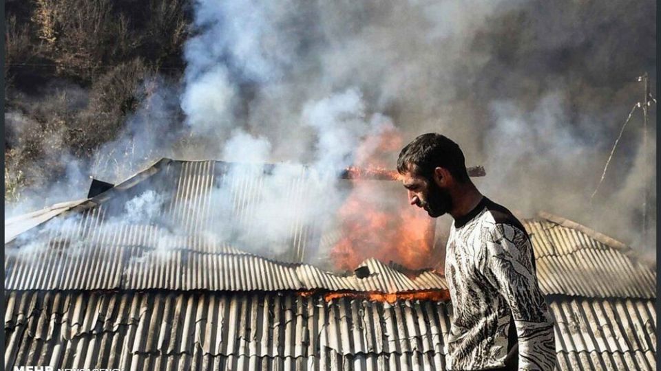 ارمنی‌های ساکن قره‌باغ خانه‌های خود را آتش زدند