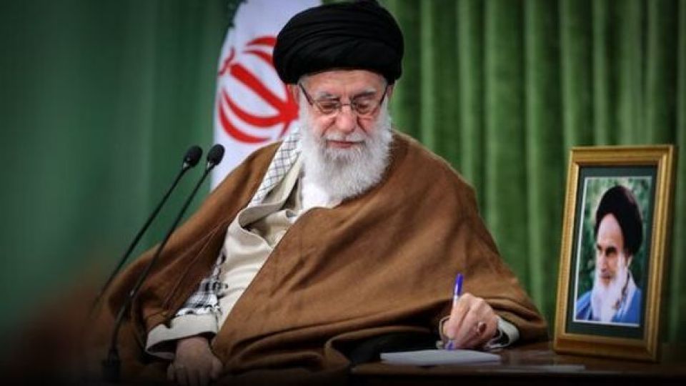 آیا جابهجا گفتن ذکر رکوع و سجده اشکال دارد؟ آیا جابهجا گفتن ذکر رکوع و سجده اشکال دارد؟