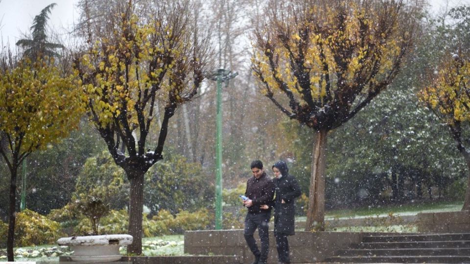 بارش برف پاییزی در شمال تهران