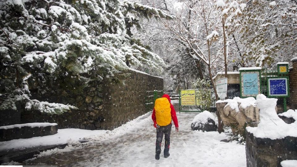 بارش برف پاییزی در شمال تهران