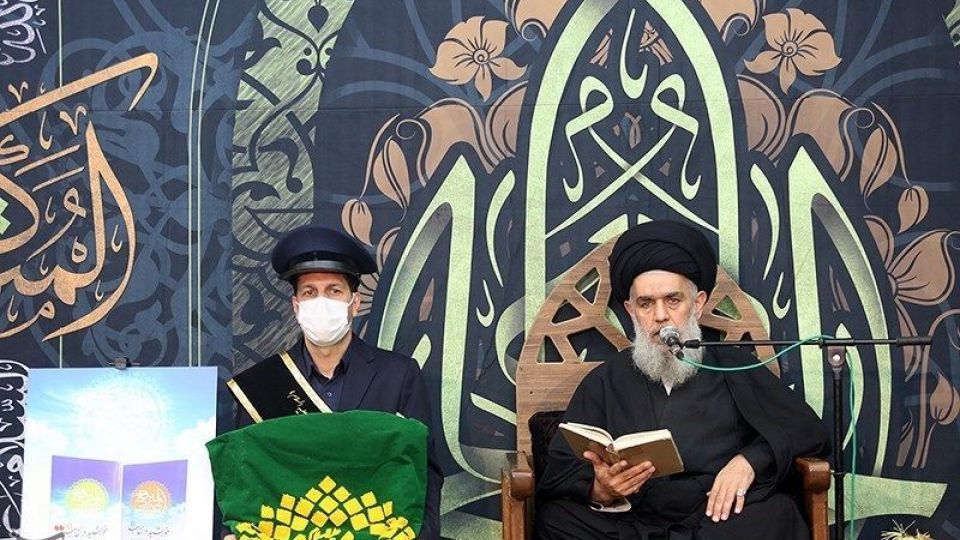 آیین غبار روبی ضریح امامزاده موسی مبرقع