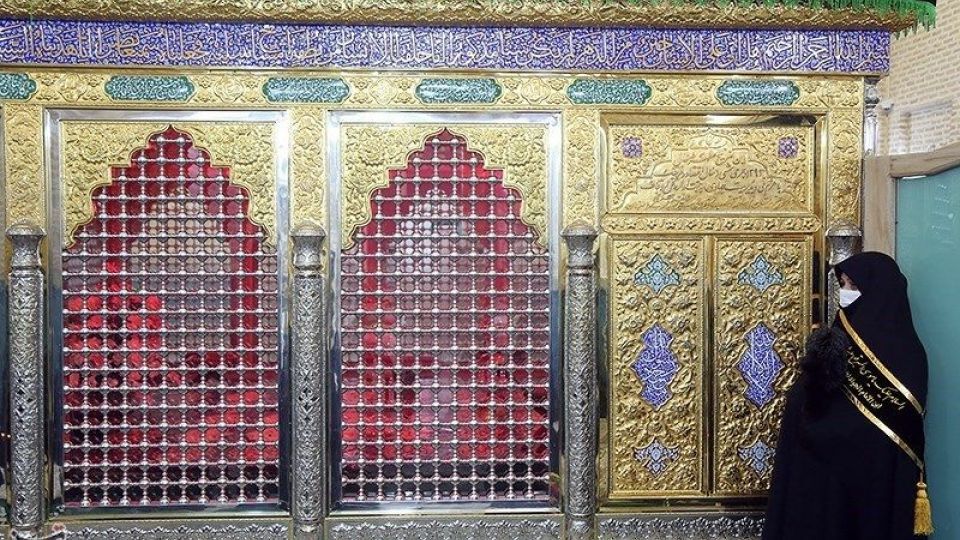 آیین غبار روبی ضریح امامزاده موسی مبرقع