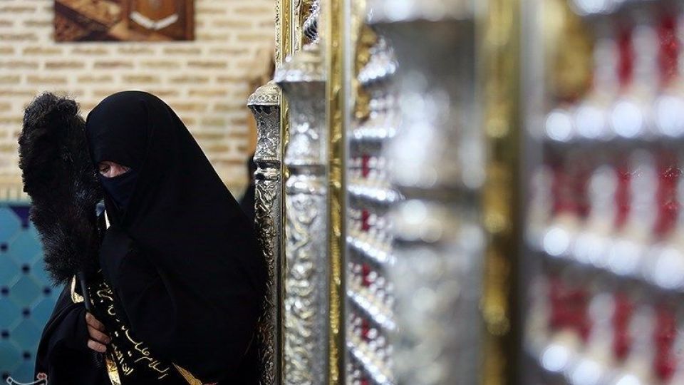 آیین غبار روبی ضریح امامزاده موسی مبرقع