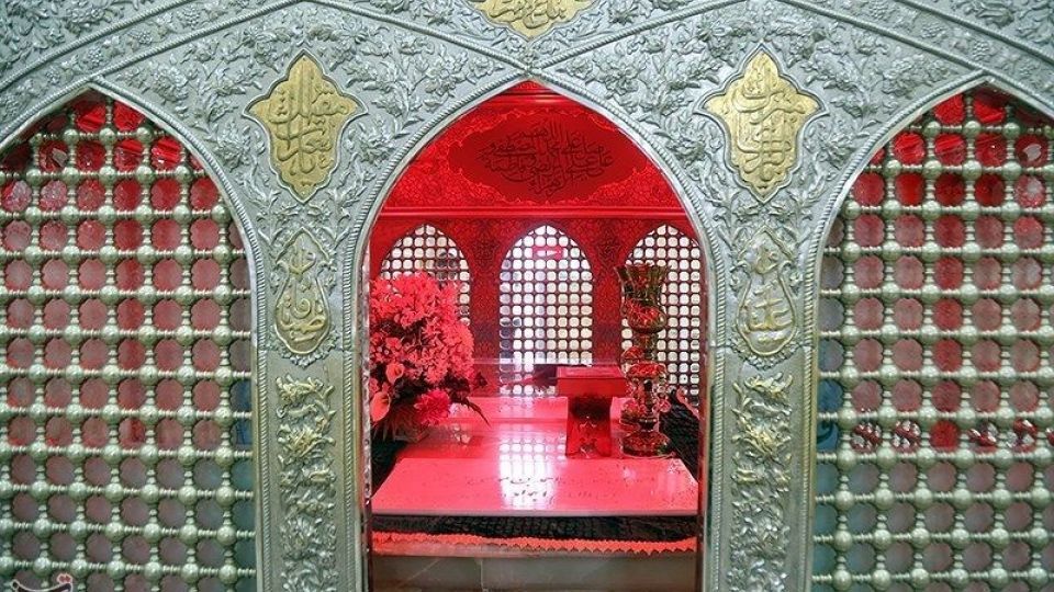 آیین غبار روبی ضریح امامزاده موسی مبرقع