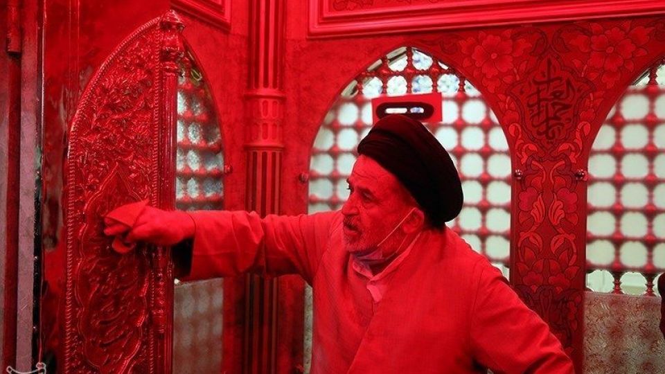 آیین غبار روبی ضریح امامزاده موسی مبرقع