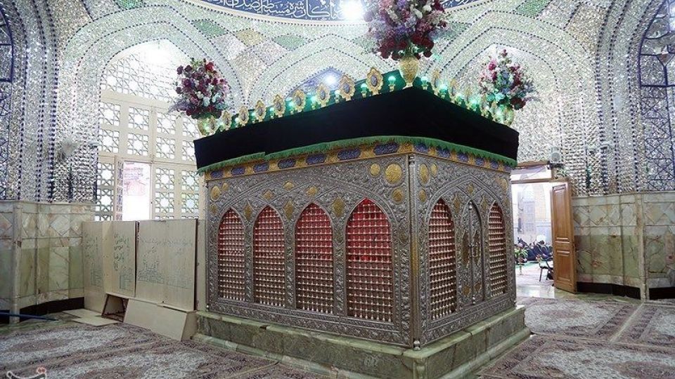 آیین غبار روبی ضریح امامزاده موسی مبرقع