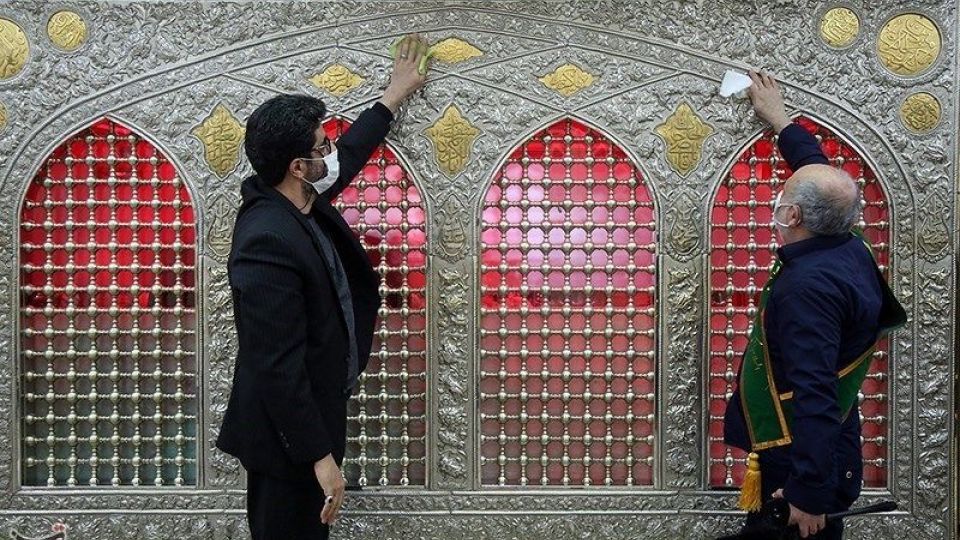 آیین غبار روبی ضریح امامزاده موسی مبرقع