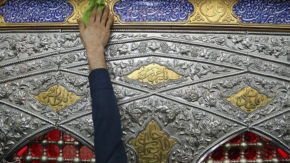 آیین غبار روبی ضریح امامزاده موسی مبرقع
