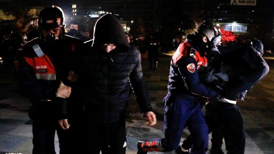 اعتراضات به دنبال کشته شدن یک جوان در آلبانی به دست پلیس