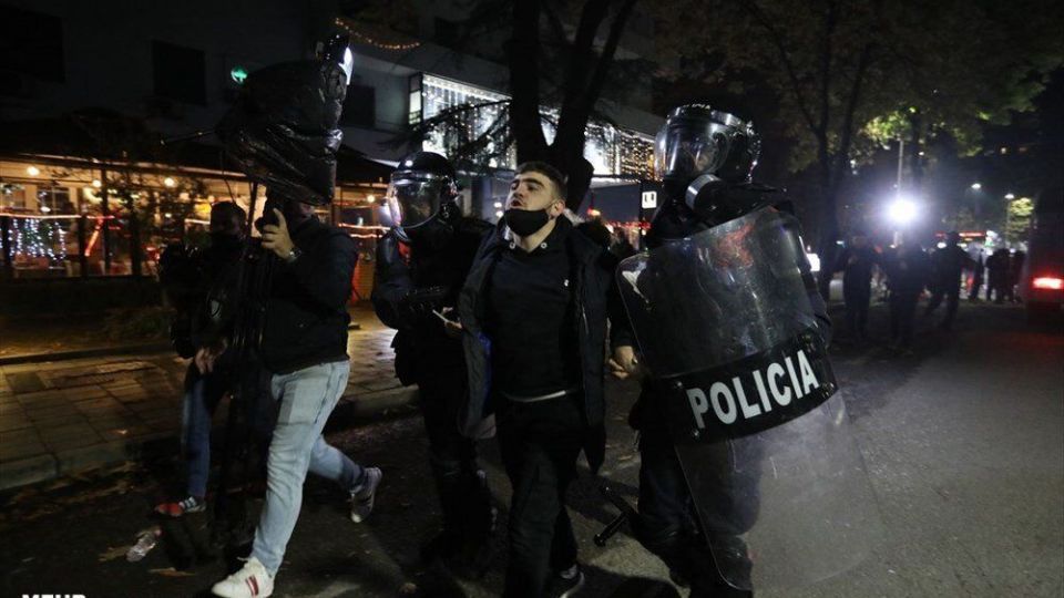 اعتراضات به دنبال کشته شدن یک جوان در آلبانی به دست پلیس