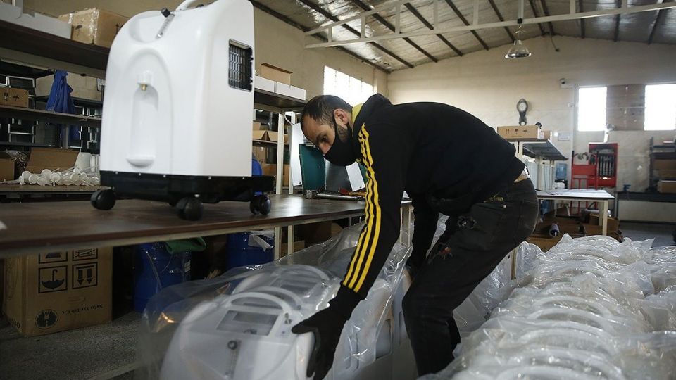 واگذاری ۴۰۰ دستگاه اکسیژن‌ساز صلیب سرخ به هلال‌احمر