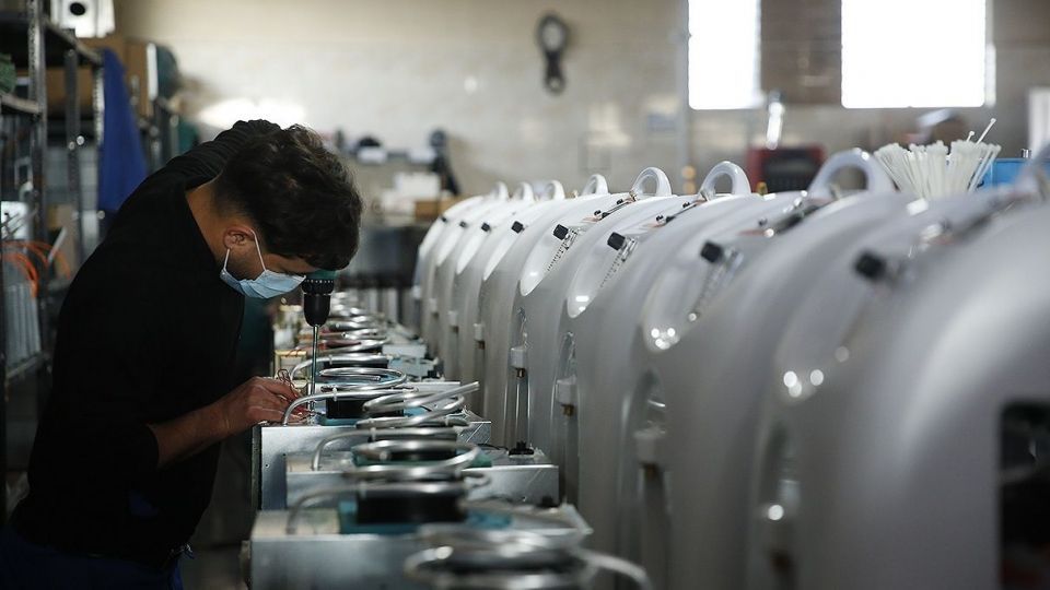 واگذاری ۴۰۰ دستگاه اکسیژن‌ساز صلیب سرخ به هلال‌احمر