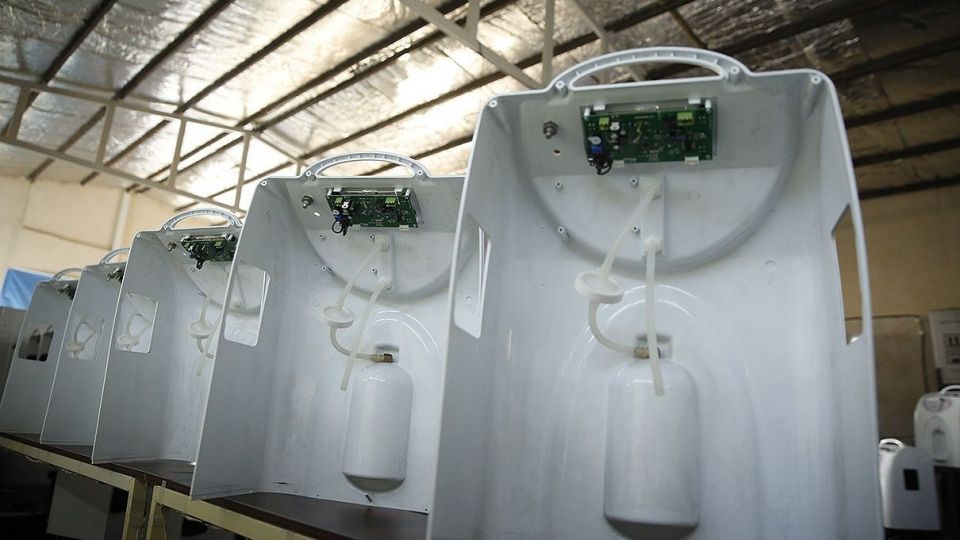 واگذاری ۴۰۰ دستگاه اکسیژن‌ساز صلیب سرخ به هلال‌احمر