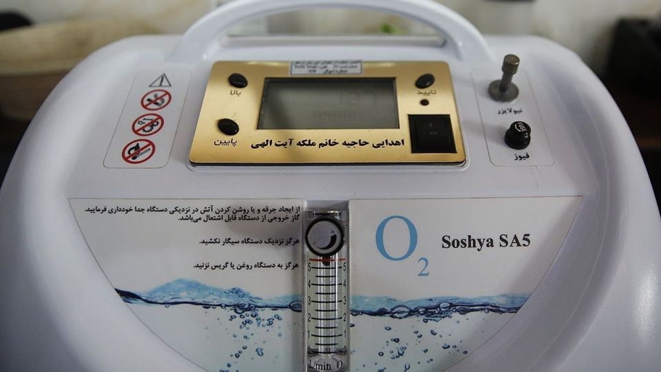 واگذاری ۴۰۰ دستگاه اکسیژن‌ساز صلیب سرخ به هلال‌احمر
