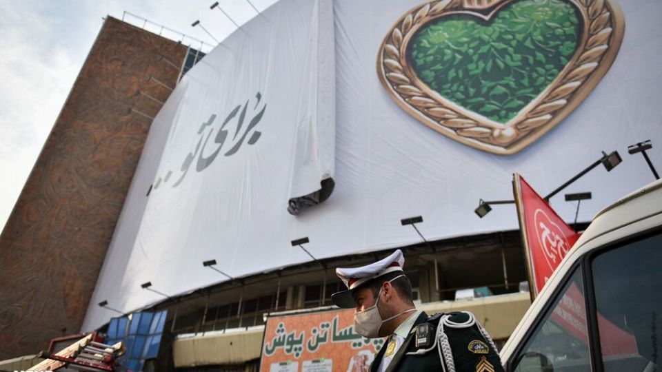 رونمایی از طرح جدید دیوارنگاره میدان ولیعصر (عج)