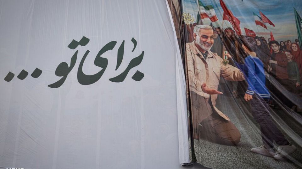 رونمایی از طرح جدید دیوارنگاره میدان ولیعصر (عج)