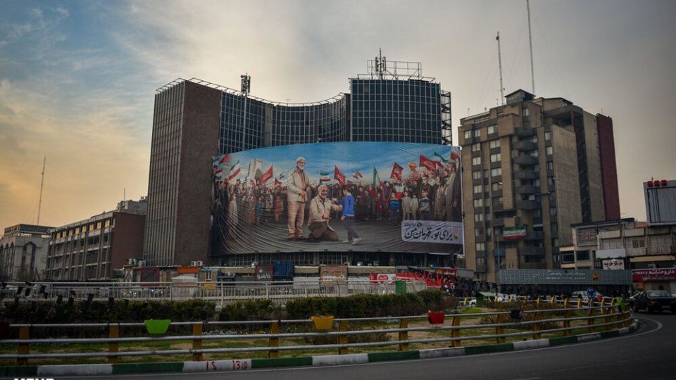 رونمایی از طرح جدید دیوارنگاره میدان ولیعصر (عج)