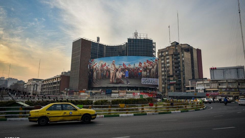 رونمایی از طرح جدید دیوارنگاره میدان ولیعصر (عج)