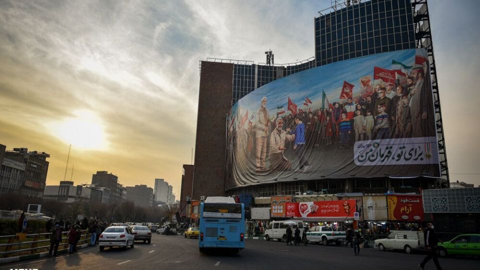 رونمایی از طرح جدید دیوارنگاره میدان ولیعصر (عج)