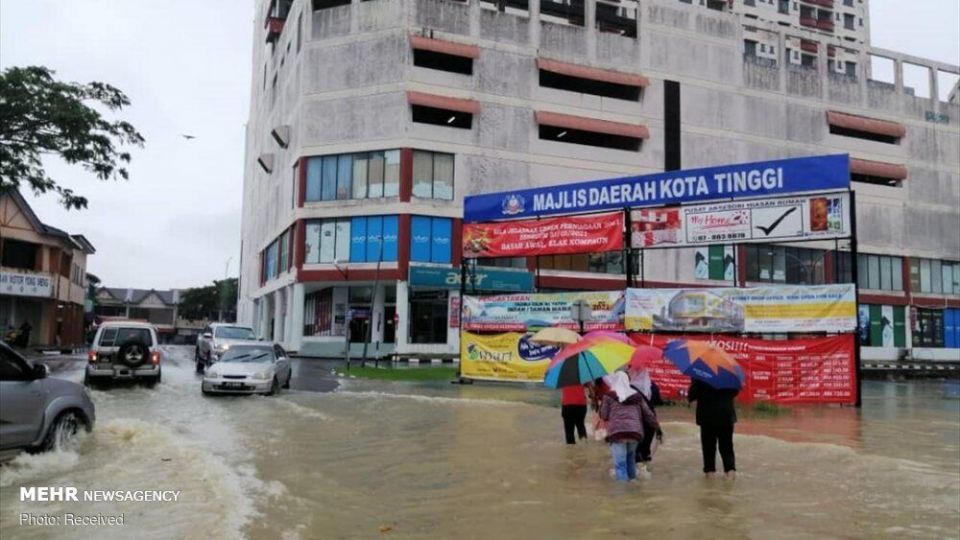 آواره شدن هزاران نفر بر اثر سیل در مالزی