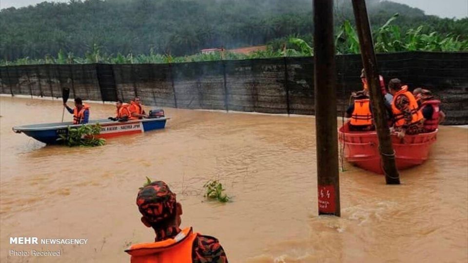 آواره شدن هزاران نفر بر اثر سیل در مالزی