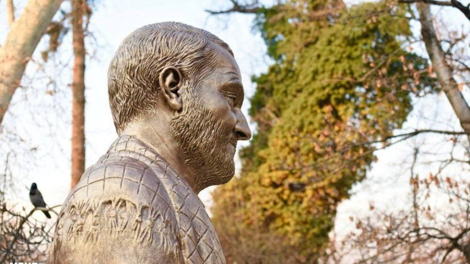 نصب سردیس حاج قاسم سلیمانی در بوستان قیطریه