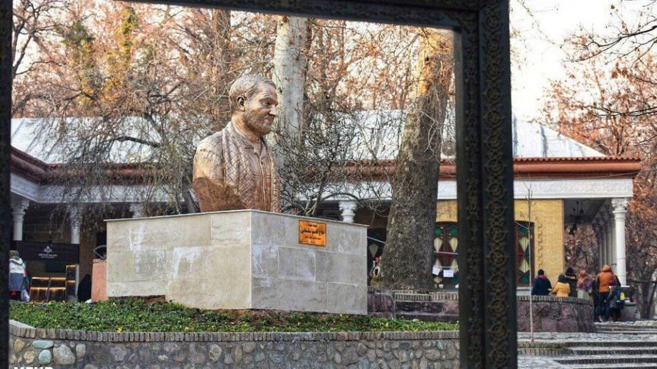 نصب سردیس حاج قاسم سلیمانی در بوستان قیطریه