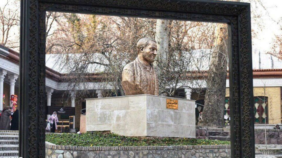 نصب سردیس حاج قاسم سلیمانی در بوستان قیطریه